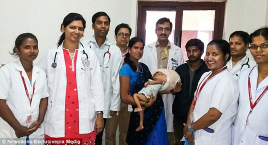 نوزاد فضایی در هند زیر تیغ جراحان این کشور رفت