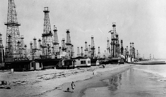 تصاویر ناب از جنگل‌های نفتی در دهه‌های ۱۹۲۰ تا ۱۹۳۰