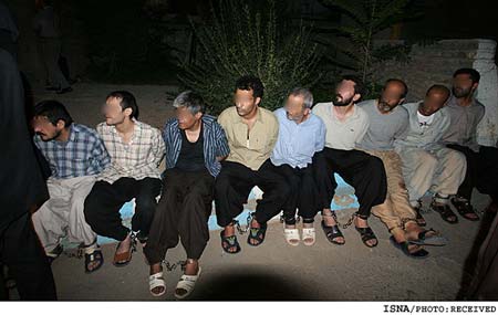 عکسی از متهمان تجاوز خمینی شهر