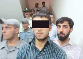 عکس قاتل روح الله داداشی در دادگاه