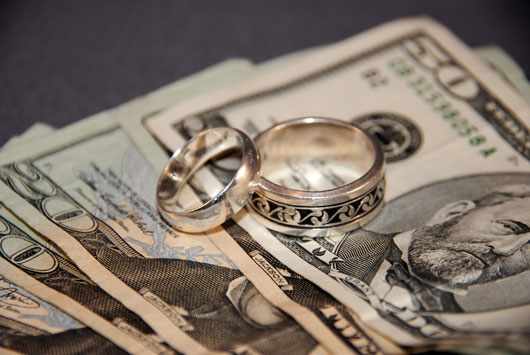خطر بدهی مالی را از سر ازدواج کم کنید