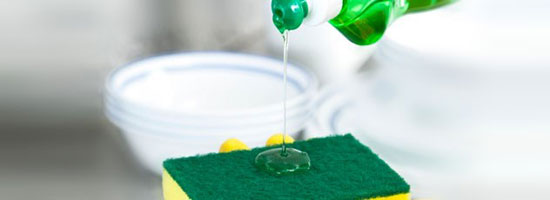 10 کاربرد جالب مایع ظرفشویی که از آن بی خبرید
