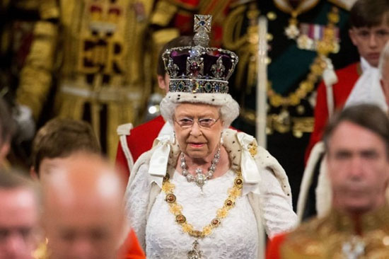 با تمام اختیارات ملکه بریتانیا آشنا شوید