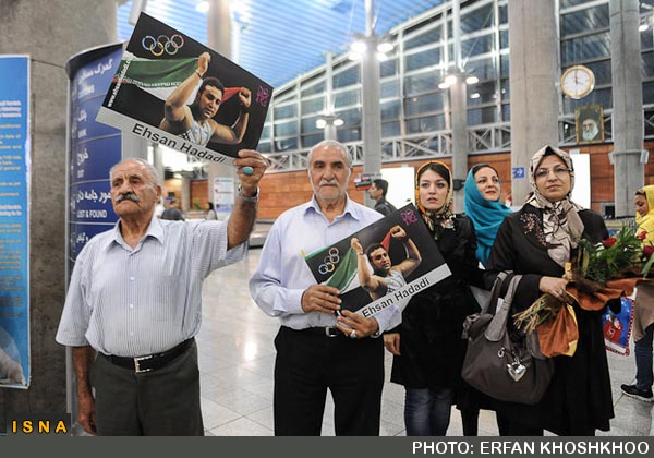 عکس؛ بازگشت احسان حدادی به کشور