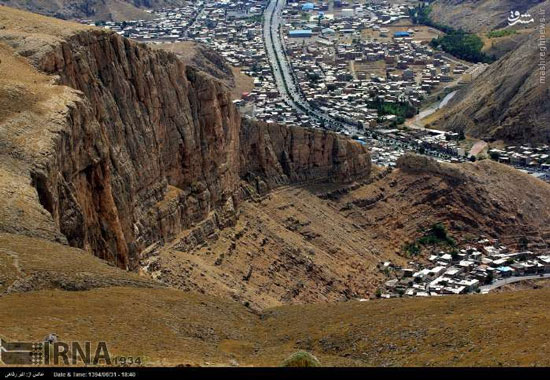 ماکو؛ شهری در چنبره صخره های سنگی