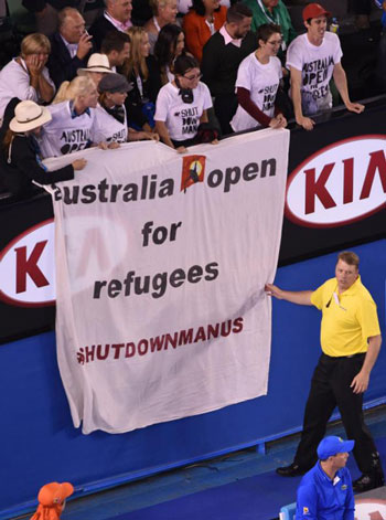 توقف فینال تنیس استرالیا به خاطر یک معترض