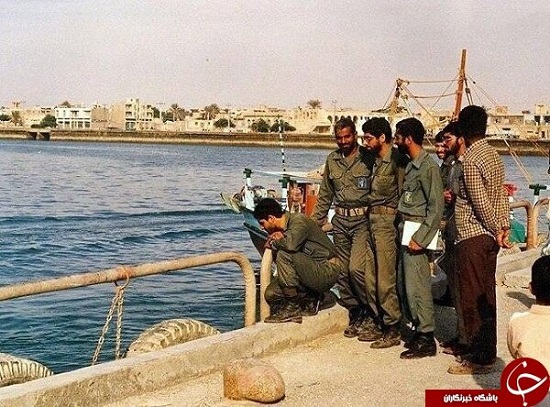 عکسی از سردار سلیمانی در سواحل خلیج فارس
