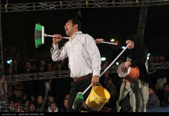 عکس: نمایش های خیابانی جشنواره فجر