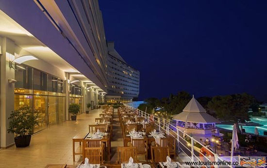 هتل ترکیه‌ای با الهام از کشتی تایتانیک