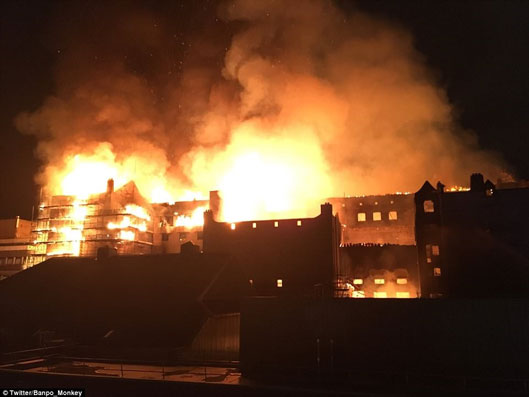 آتش‌سوزی مهیب در مدرسه هنر گلاسکو