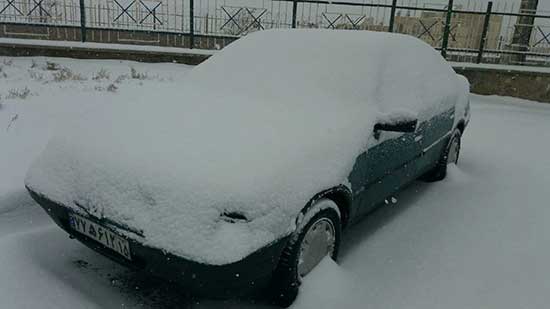 تصاویری از بارش برف در شهر تبریز