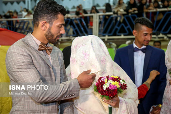 جشن ازدواج زوج سیل‌زده در خوزستان