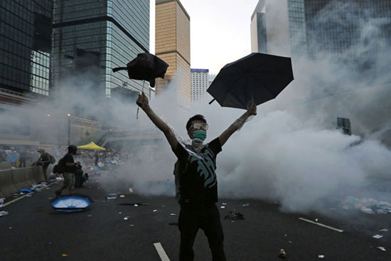 عکس: انقلاب چتری!