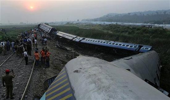 سانحه مرگبار قطار در هند +عکس