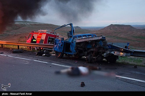 عکس: تصادف مرگبار کامیون با نیسان آبی