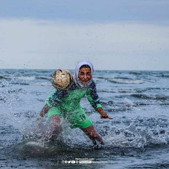 تصاویری از تمرین تیم فوتبال زنان ملوان در ساحل
