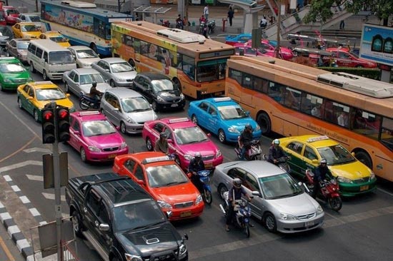 تاکسی های رنگارنگ در بانکوک +عکس