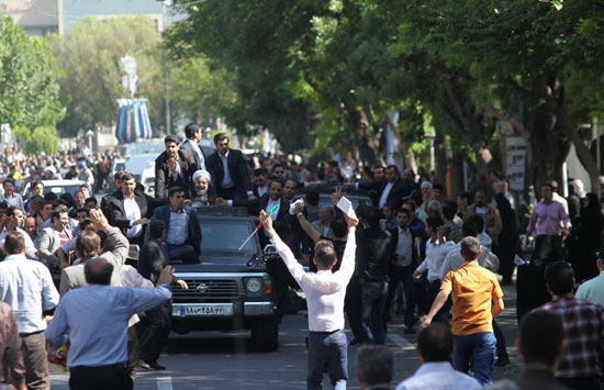 (تصاویر) استقبال از روحانی در تبریز