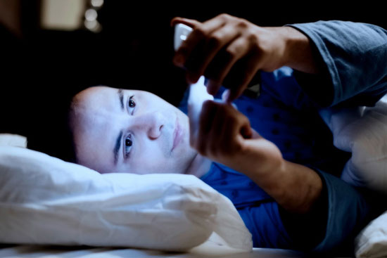 آیا Night Shift در آیفون باعث بهبود خواب می‌شود؟