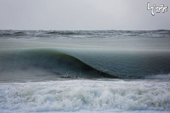 یخ زدن امواج اقیانوس در اثر سرما +عکس