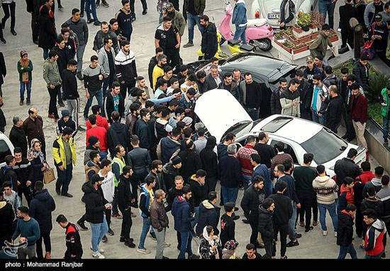 گردهمایی خودروی‌های کلاسیک در لاهیجان