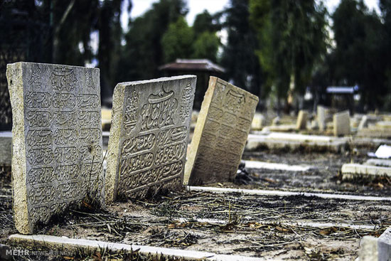 عکس: نابسامانی قبرستان دارالسلام شیراز