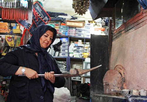 عوامل موثر بر اشتغال زنان در ایران