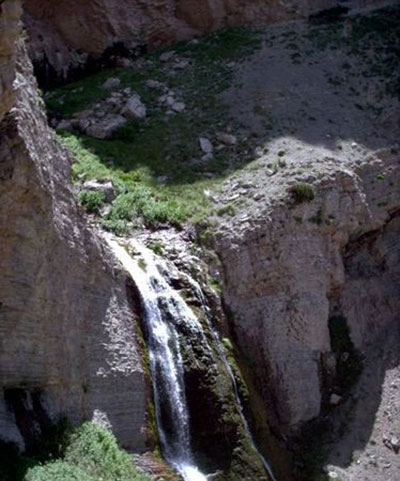 آبشار زیبای «نورالی» در رشته کوه هزار مسجد