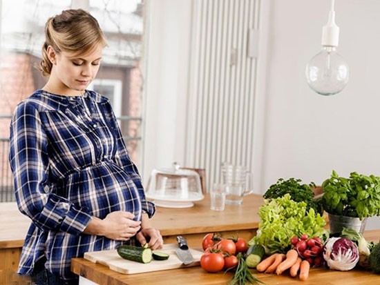 مصرف آهن در بارداری پوست جنین را تیره می کند؟