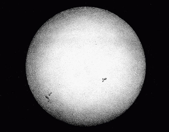 اولین عکس از خورشید در 171 سال پیش