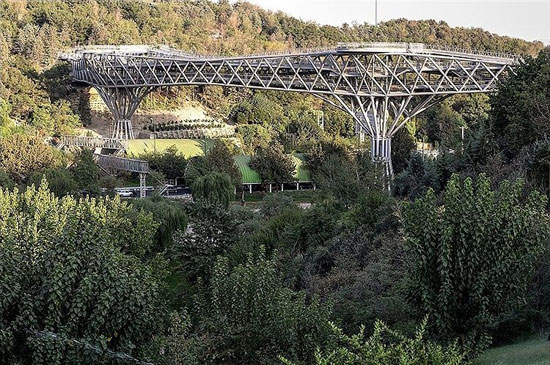 زیباترین پل عابر پیاده ایران +عکس