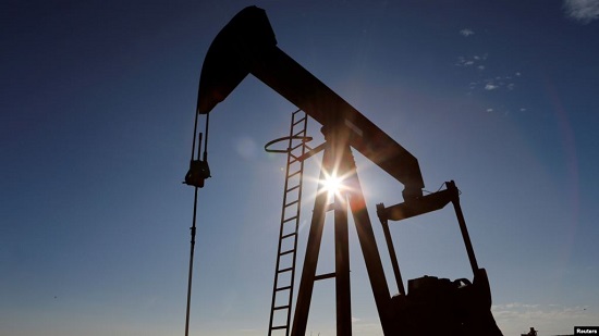 نفت آمریکا به زیر پنج دلار در هر بشکه سقوط کرد