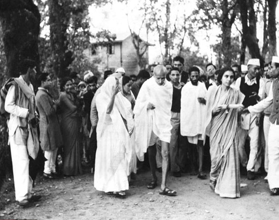 عکس: آلبوم کمتر دیده‌‌ شده از گاندی