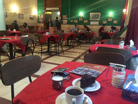 خطر از بیخ گوش کافه‌ی مشهور تهران گذشت؟!