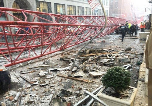 سقوط جرثقیل در نیویورک +عکس