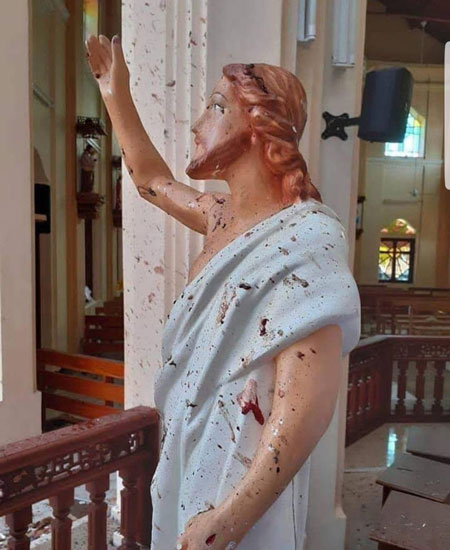 مجسمه مسیح بعد از انفجار‌های مرگبار سریلانکا