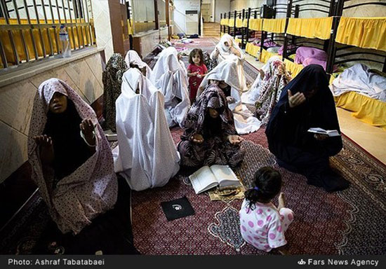 عکس: احیای نوزدهم رمضان در ندامتگاه زنان