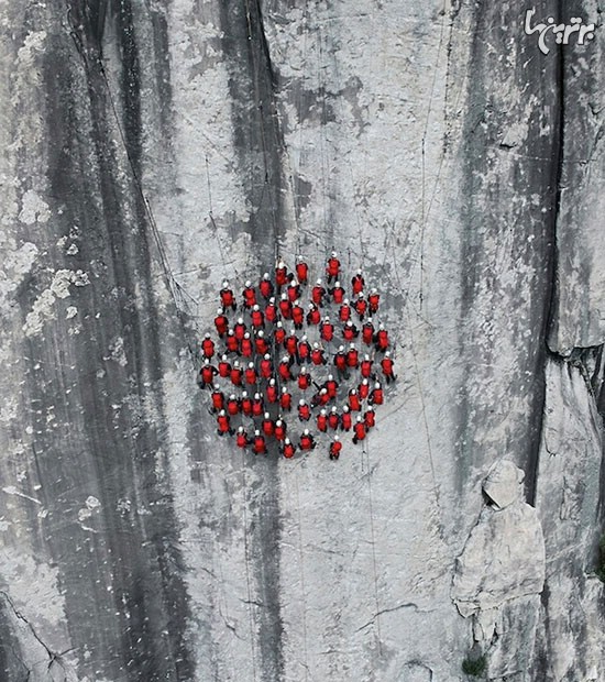 قرمز پوشان، در تبلیغ خلاقانه ماموت +عکس