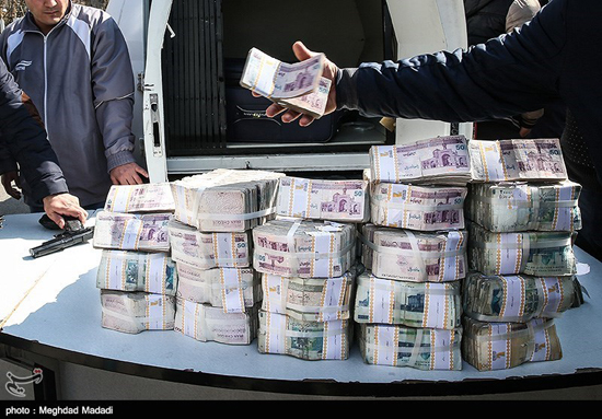 دستگیری سارقان خودروی حمل پول بانک
