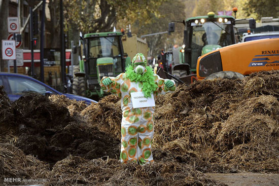 اعتراض «کثیف» کشاورزان فرانسه +عکس