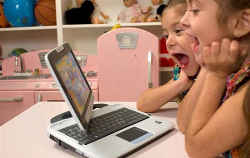 برای بچه هایمان موبایل و لپ تاپ بخریم یا نخریم؟