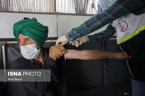واکسیناسیون سیار کرونا در حاشیه‌ شهر اهواز