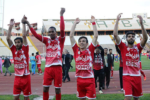 عکس: جشن پرسپولیسی ها در یادگار امام