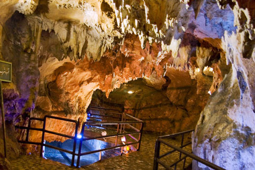 بزرگترین و شگفت انگیزترین غارهای ایران