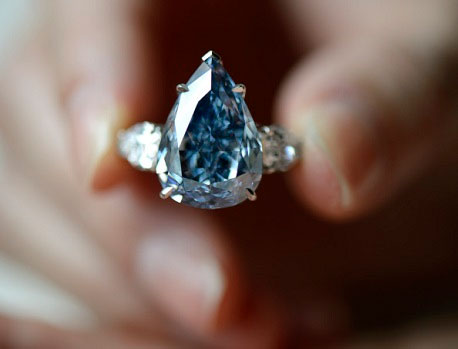 بزرگترین الماس آبی رنگ دنیا +عکس