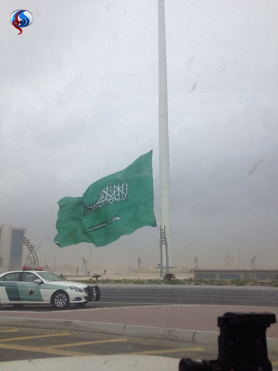 عکس سقوط پرچم‌سعودی از بلندترین پایه دنیا