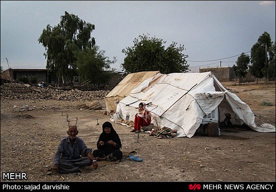 عکس: شب خوابی ایلامی ها در خیابان