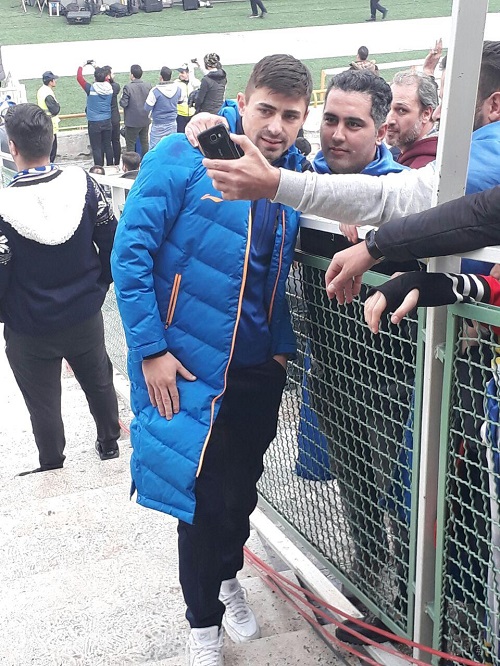 اولین سلفی با خرید جدید استقلال