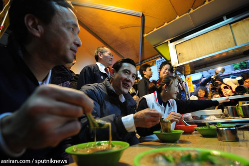 تصاویری از غذا خوردن سیاستمداران