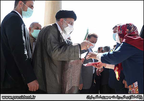 حضور رئیسی در آرامگاه حافظ شیرازی